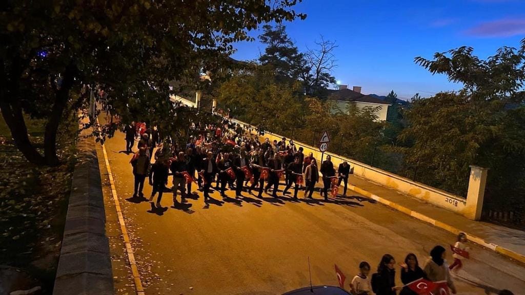 29 Ekim Cumhuriyet Bayramı Fener Alayı Yürüyüşü Gerçekleştirildi.